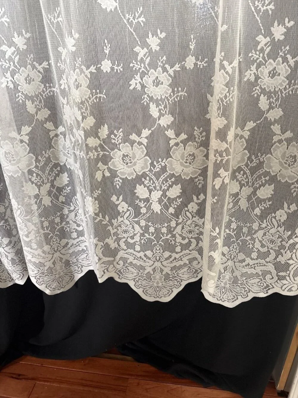 JC Penny Classic Cream Floral Lace Window Curtain 56